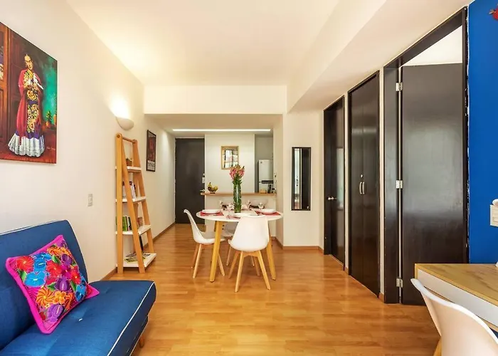 Interior, Silencioso, Vigilancia P8, 1R, 1B, 810