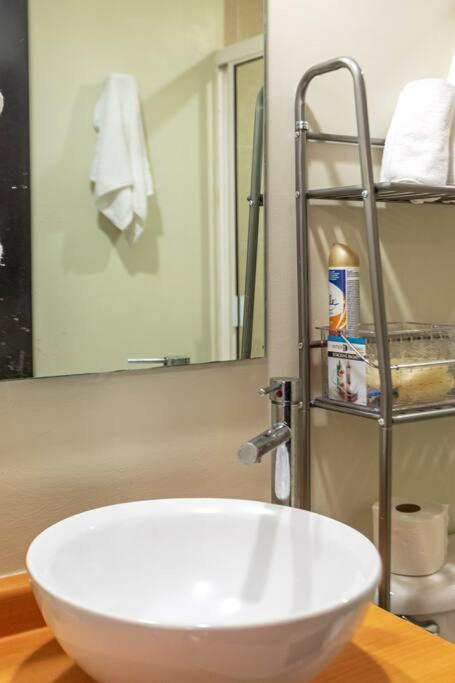 Interior, Silencioso, Vigilancia P8, 1r, 1b, 810 Apartment *